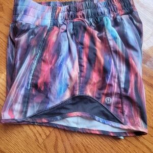 Lululemon Multicolor Hotty Hot High Rise Lined Shorts 4"